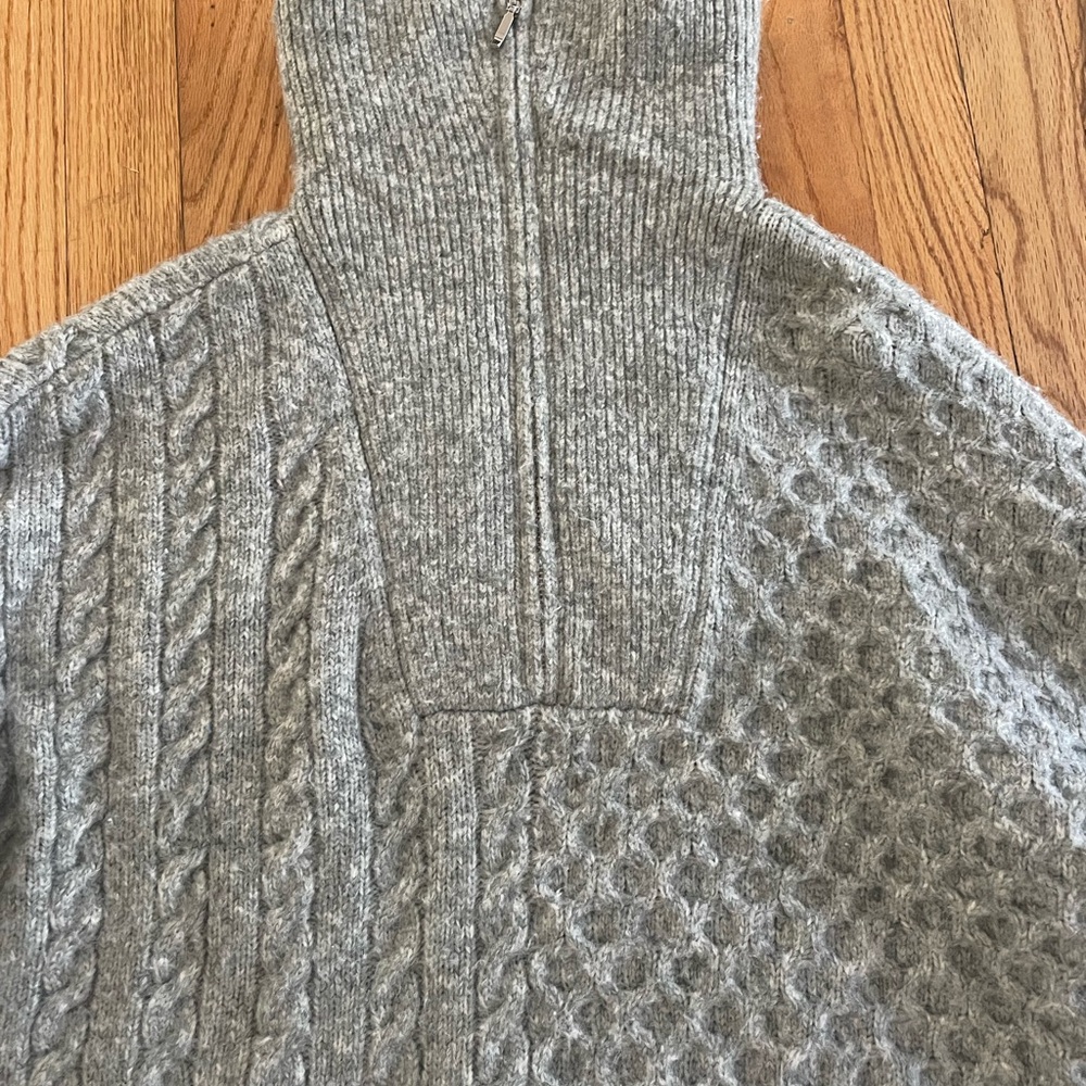 Abercrombie & Fitch Gray Cable Knit Turtleneck Sweater - Picture 3 of 4